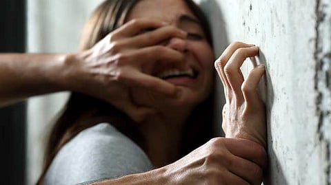 Aurangabad Crime First job then oppression woman broke down door reached the police station