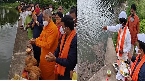 औरंगाबाद - शिवसेनेचे एकाच तलावाचे वेगवेगळे जलपूजन. पहिल्या छायाचित्रात चंद्रकांत खैरे तर दूसऱ्या छायाचित्रात आंबादास दानवे.