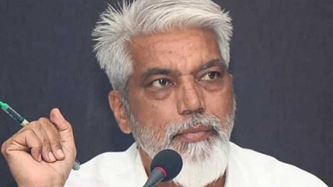 शेतकऱ्यांच्या समस्यांचा आता बांधावरच फैसला; कृषिमंत्री दादा भुसेंचे फर्मान
