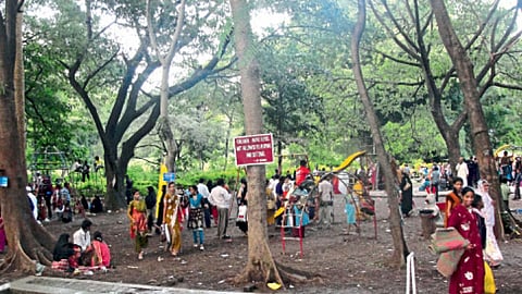 पुण्याचा मानबिंदू एम्प्रेस गार्डनचा लचका तोडण्याचा सरकारी डाव