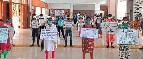 Disappointment of contract engineers from commissioner