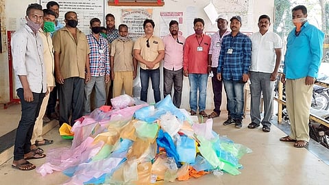 300 KG Of Plastic Seized From Gadhinglaj Market Kolhapur Marathi News