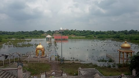 gevrai mandir.jpg