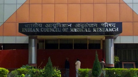 गंभीर आजाराच्या रुग्णाकडेही लक्ष द्या; आयसीएमआरची प्रयोगशाळांना सूचना