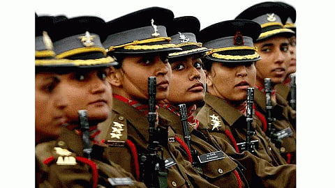 ladies officer in army.gif