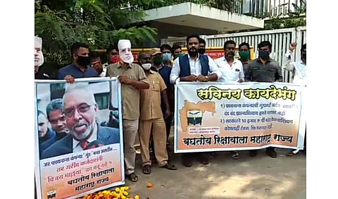 ...अन् रिक्षाचालकांनी दिला विजय मल्ल्याचा फोटो भेट; असं का घ़डले वाचा सविस्तर