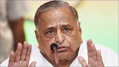 Mulayam Singh Yadav complains of stomach pain, in hospital again