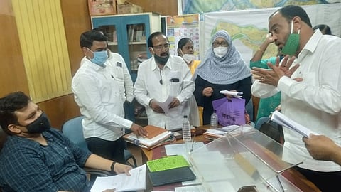 Mahavikas Aghadi is aggressive as the mayor ended the meeting