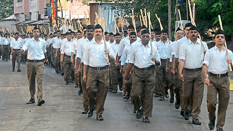 राष्ट्रीय स्वयंसेवक संघाचे शहरातून संचलन