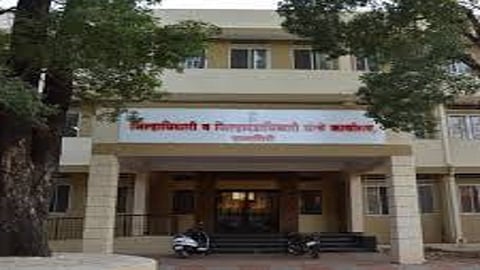 due to technical problem 8 and half crore working are pending and its future is depends on collector in ratnagiri