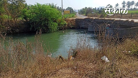 बोरीऐंदी येथे दुचाकीवरून कालव्यात कोसळलेला तरूण बेपत्ता