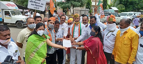 Don't give us breath, Dr. Sujay Vikhe Patil told the District Collector