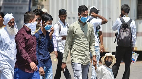 महिलांपेक्षा पुरुषांना कोरोनाचा धोका अधिक; तर 'या' वयोगटातील कोरोनाग्रस्तांचे प्रमाण जास्त...