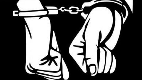 seven youth in daulat nagar blash various vehicles in kolhapur report in hand of police