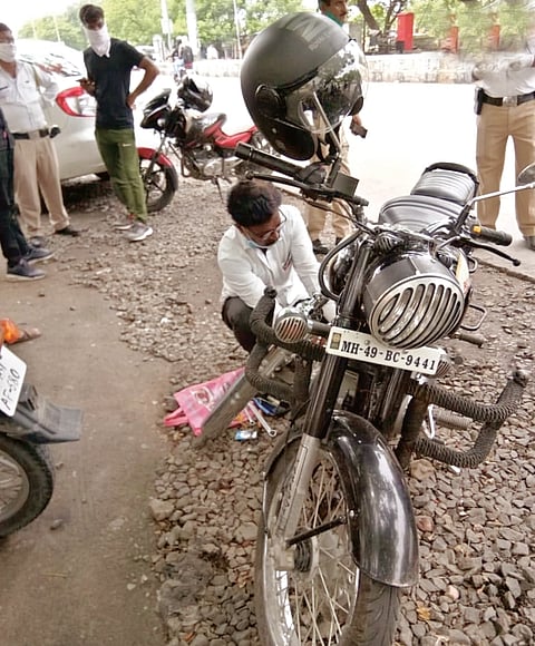 Traffic branch police action on vehicles