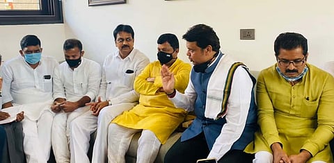 राज्य सरकारने टोलवाटोलवी न करता शेतकऱ्यांना मदत करावी : देवेंद्र फडणवीस