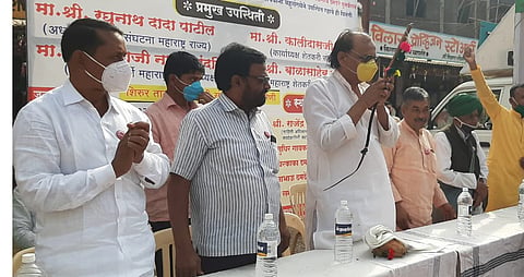 'मोदी सरकार योग्य बाजारभाव देत नसल्याने शेतकऱ्यांवर आत्महत्या करण्याची वेळ'