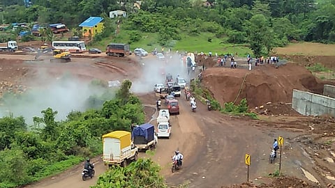 tanker Reversed carrying hydrochloric acid from a chemical plant in Lotte Industrial Estate to Ichalkaranji