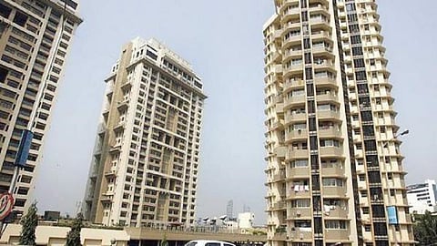 रहिवाशांना दिलासा, उपकरप्राप्त इमारतींचा पुनर्विकास करताना 1 वर्षाचे भाडे आगाऊ जमा करण्यासाठी एस्क्रो खातं उघडणे बंधनकारक