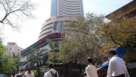 सेन्सेक्स 32,000 वर कायम; निर्देशांक निफ्टीमध्ये ९०अंशांची वाढ