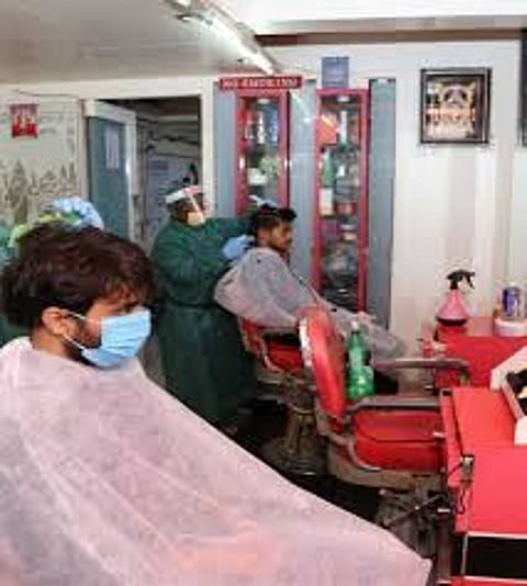 saloon1.jpg