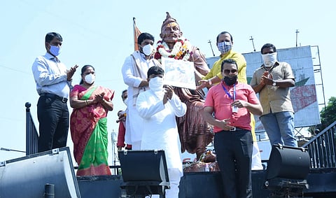 smbahji-maharaj.jpg