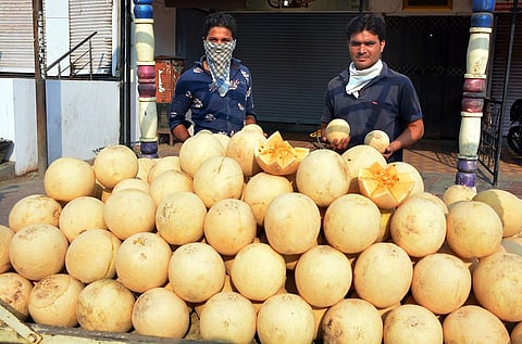 सोलापुरात टरबुजाचे भाव झाले "दुप्पट'