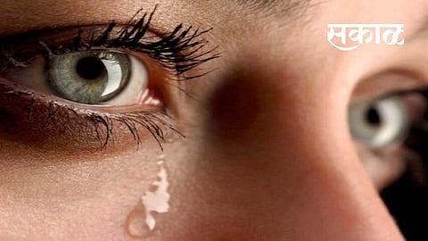 खाकीच्या डाेळ्यातून ओघळले अश्रु; आईसह मुलगा जळून खाक