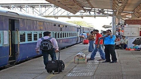 konkan railway route declared for travellers to come in station as early possible to travel by train in ratnagiri