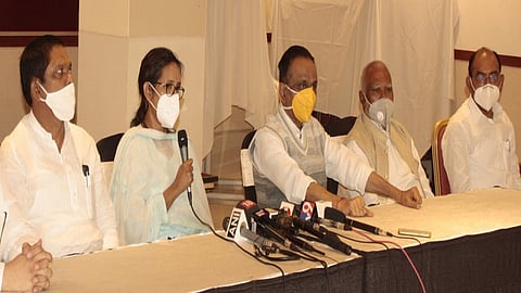 varsha gaikwad.jpg