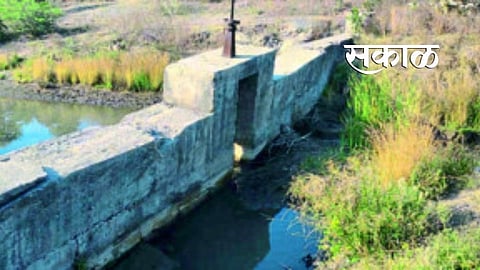 पहिल्याच पावसात गळतीमुळे बंधारे निरुपयोगी; कोट्यवधींचा निधी पाण्यात