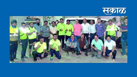 धुळे सायकलिस्टच्या १२ सायकलस्वारांनी सहाशे किमी अंतर कापले ४० तासांत