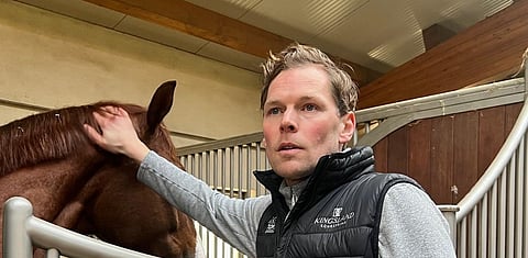 Henri Ruosteen kiireet eivät ainakaan vähentyneet uuden tehtävän myötä HUJO:ssa, mutta mies näyttää viihtyvän.