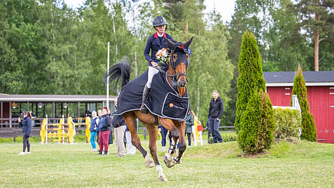 Niina Kakriainen oli yllättynyt voitosta, valmentaja-puoliso Aki Hannula ei niinkään.