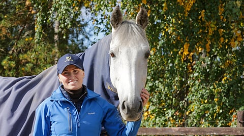 Hattelin ratsastaja Susanna Granroth ja KG Corazon käärivät GP-finaalin voittorahat ja alkavat valmistautua hallikauteen. Horse Show't on mielessä niin Tallinnassa kuin Helsingissäkin.