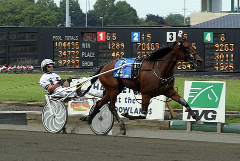 Brian Searsin ajama tamma Bee A Magician kilpailee sunnuntaina kuten kaikki muutkin kahdeksan ravuria Elitlopp Playoffissa ilman jalkavaljaita, joita Ruotsissa ei saa käyttää. Myös Lasixilla lääkitseminen on kiellettyä.