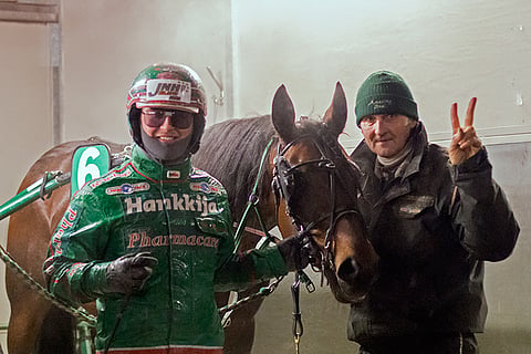 Hannu Torvinen lämmitti ajokkinsa, Jukka Kinnusen Ghiotin.