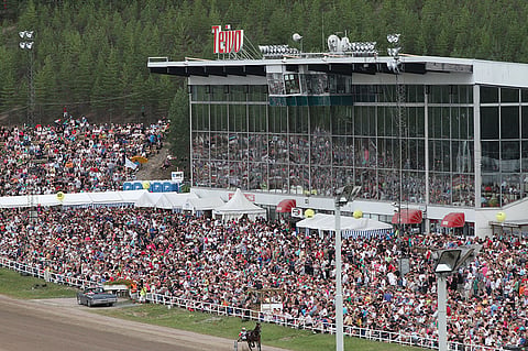 Teivon kunkkareissa 2011 Teivo pursui yleisöä. Kuva: Jarno Unkuri.