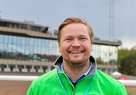 Vermon toimitusjohtaja Heikki Häyhä vastaa radan tiedotteessa raviurheilun moniosaajan työnkuvasta heränneisiin kysymyksiin.