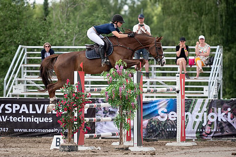 Sonja Mäkelän ykköshevonen E-Type palasi radoille.