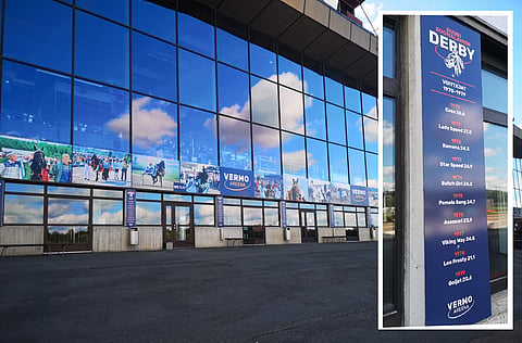 Vermon etuseinälle on koottu muun muassa derbyvoittajien kuvia. Kuva: Miika Lähdeniemi