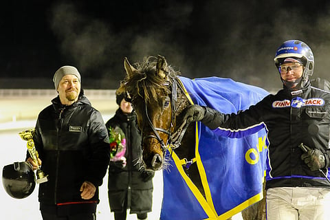 Tero ja Siiri Haapalainen ja Samuli Innanen saivat juhlia Jack Vaderin 7-vuotiskauden aluksi T75-voittoa Jokimaalla.