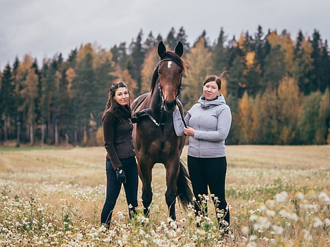 Jasulito tarjoili monia ilon hetkiä Maija (kuvassa vasemmalla) ja Elisa Forsille (kuvassa oikealla).