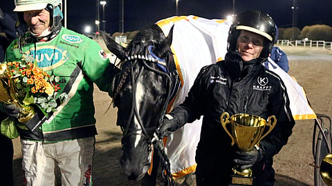Käpylä GP:n onnistujat Ari Moilanen, Consalvo ja hoitaja Suvi Himanka.