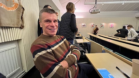 Selkä hyvin, kaikki hyvin, sanoo kouluratsastaja. Jukka Martikainen tähtää koulumestaruuksiin harrastekaverinsa Ypäjä Jalmarin eli Jallun kanssa. Viime sunnuntaina hän oli hakemassa speksejä tulevaan kilpailukauteen Ypäjän Dressage Going Strong tilaisuudesta.