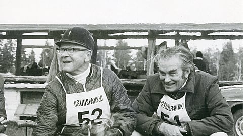 Ilmari Haimi ja Viktor Jansson kenttäkilpailun numerolaput rinnuksissaan.