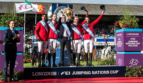 Martin Fuchs ratsastaa Sveitsin voittoisassa tiimissä yhdessä Steve Guerdat'n, Bryan Balsigerin ja Edouard Smithin kanssa. Tässä Irlannin nations cup -osakilpailussa Dublinissa. Sveitsillä on 3 maapaikkaa Horse Show'hun ja on mahdollista, että myös Guerdat ja Balsiger nähdään Helsingissä.