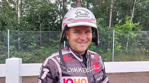 Antti Teivainen nauttii Kouvolan Kuninkuusravien tunnelmasta.