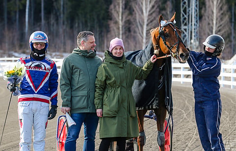 Rarity Red tuotti runsaasti ilonhetkiä sen osaomistajille ja -kasvattajille Pia ja Juha-Matti Mäkilälle.