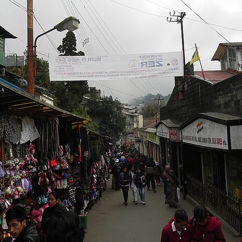 Mall Road in Darjeeling
Photo : Wikimedia Commons